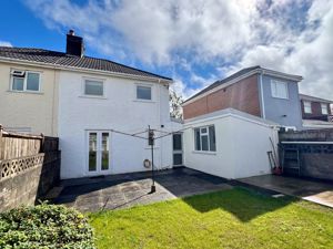 Photo 25- click for photo gallery